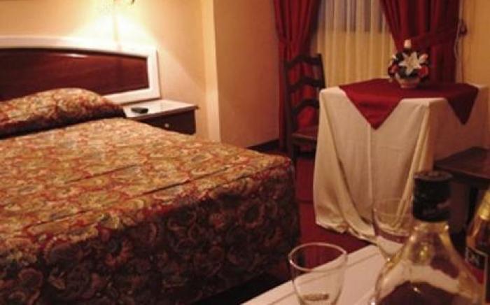 Hotel Manhattan Inn Airport