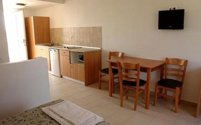 Matina Pefkos Aparthotel