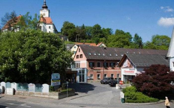 Fruhstuckspension Meyer, Familie Orthacker