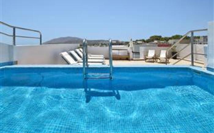 Summer Time Hotel