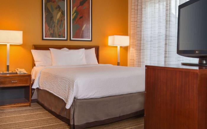 Sonesta ES Suites Charleston