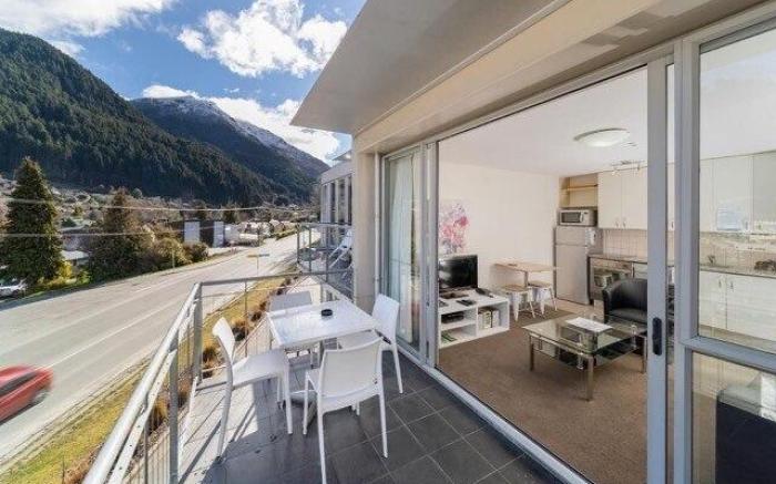 Mountain View City Apartment