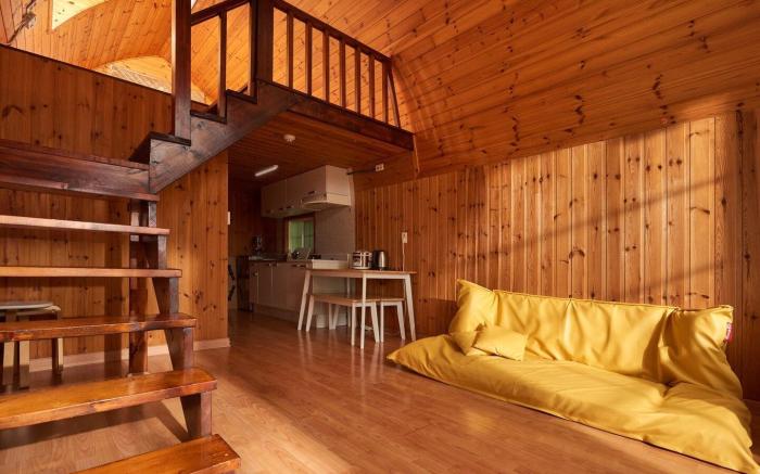 D. Pine Tree (Duplex, Independent Cabin Type Room)