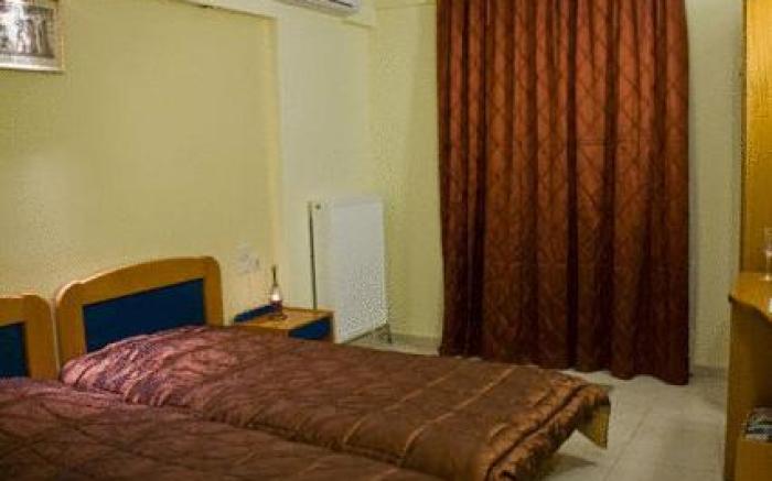 Alexiou Hotel