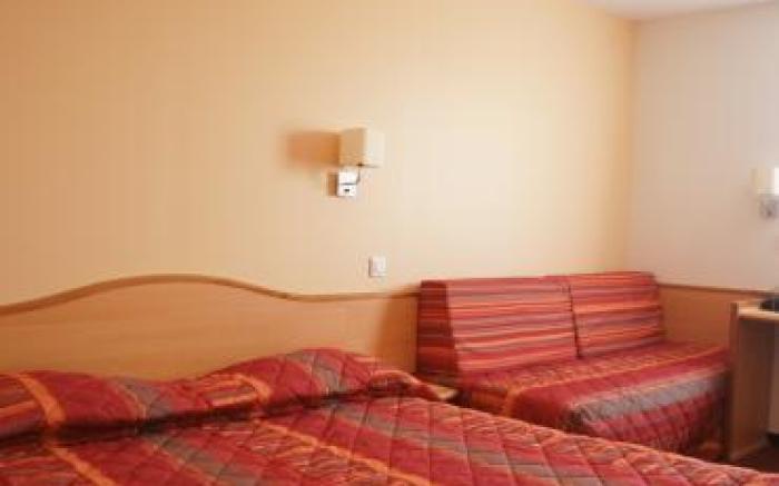 Brit Hotel Confort Montauban
