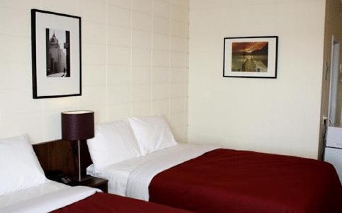 Empress Inn and Suites by the Falls