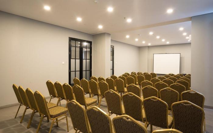 Maple Hotel Grogol