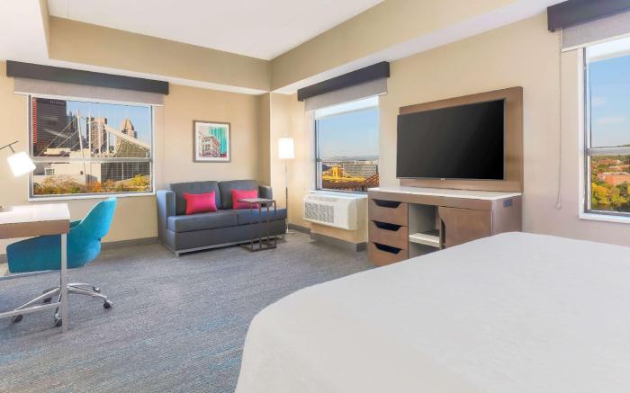 Hampton Inn & Suites Pittsburgh-Downtown