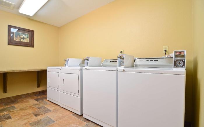 Best Western Plus Kelly Inn and Suites