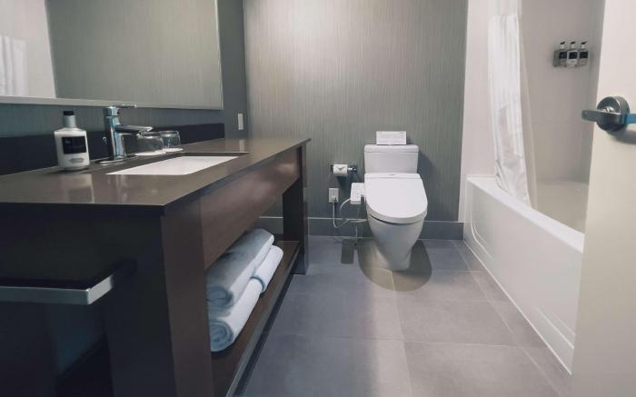 Coast Coal Harbour Hotel by APA