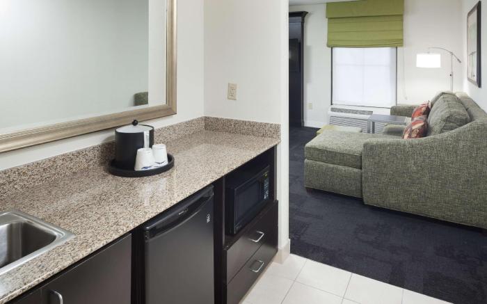 Hampton Inn & Suites Gainesville-Downtown