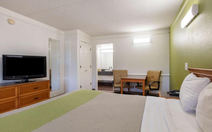 Motel 6 Knoxville, TN