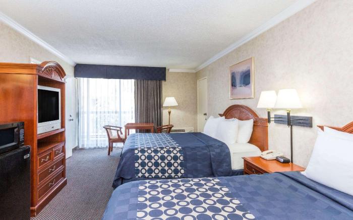 Days Inn by Wyndham Los Angeles Stadium Area/LAX 