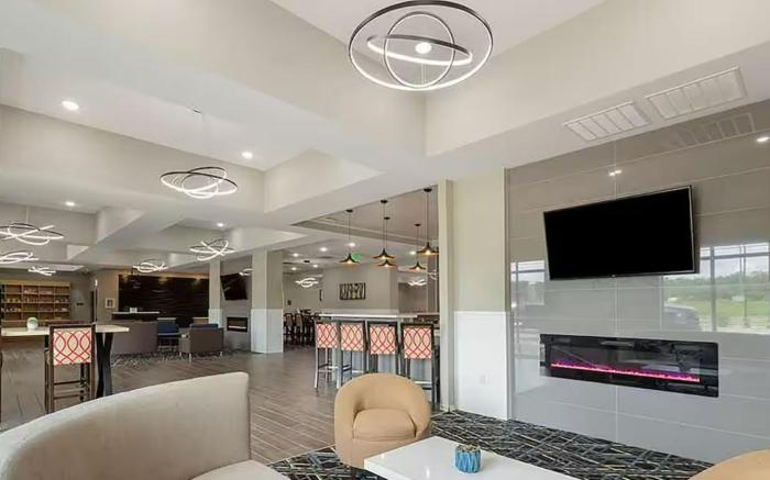 La Quinta Inn & Suites by Wyndham Coralville Iowa City