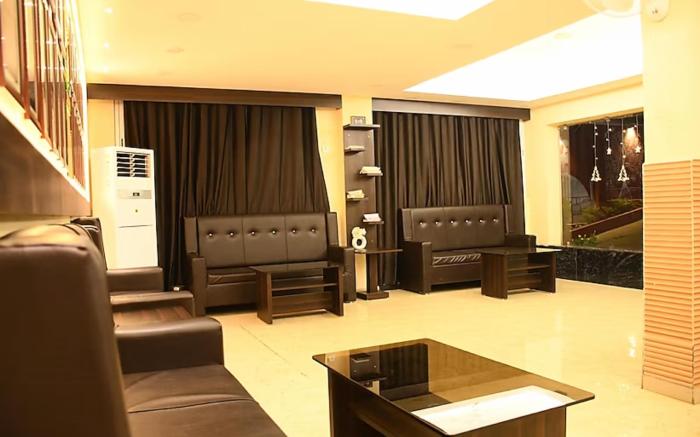 Goroomgo Grand Resort Puri - A Luxurious Collections Sea View Room