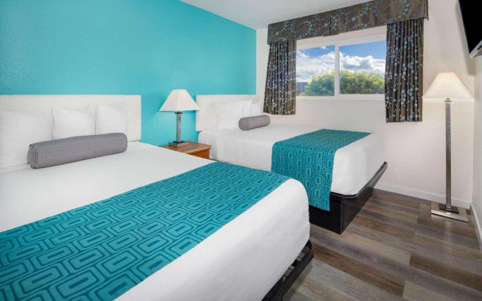 Howard Johnson Suites by Wyndham San Diego Chula Vista/BayFt