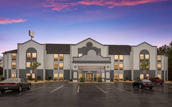 Best Western Bradbury Inn and Suites