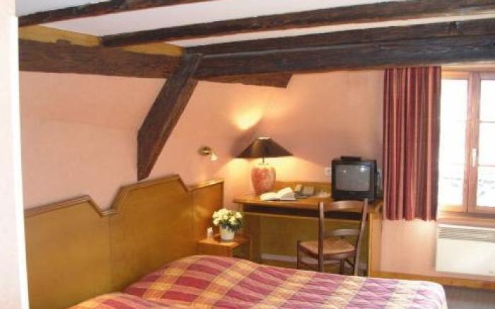 Logis Hotel De La Cloche