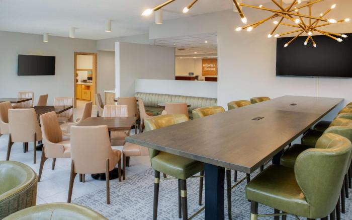 Hampton Inn Seattle - Southcenter Hotel