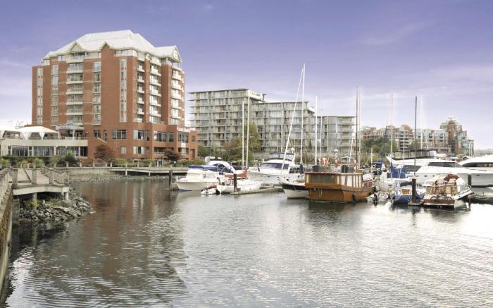 Coast Victoria Hotel & Marina by APA