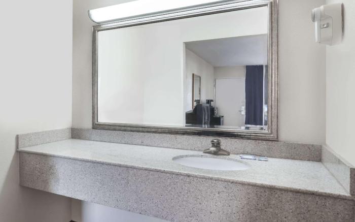 Knights Inn - Fredericksburg VA