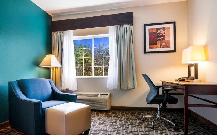 SureStay Plus Hotel by Best Western Topeka Northwest