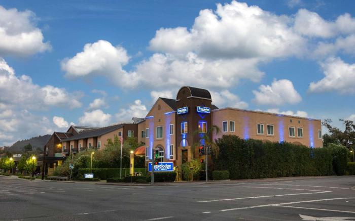 Hotel Vinea, a Travelodge by Wyndham