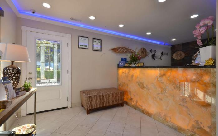 Best Western The Inn and Suites Pacific Grove