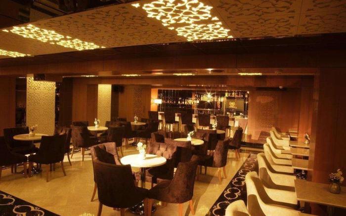 Darkhill Hotel