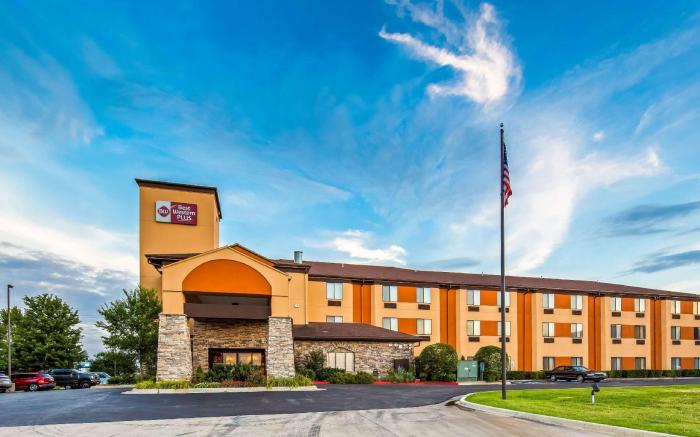 Best Western Plus Woodland Hills Hotel and Suites