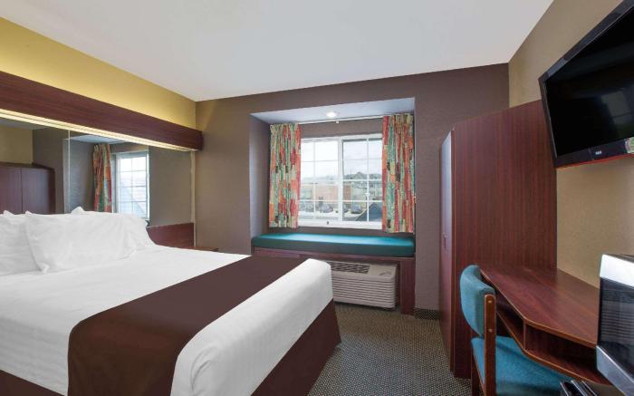 Microtel Inn & Suites by Wyndham Meridian
