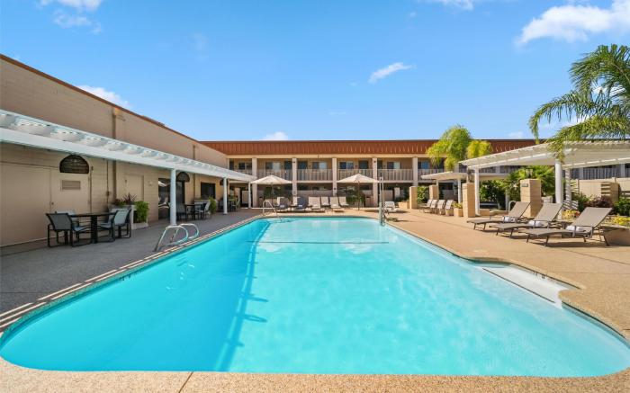 Best Western Plus Hilltop Inn
