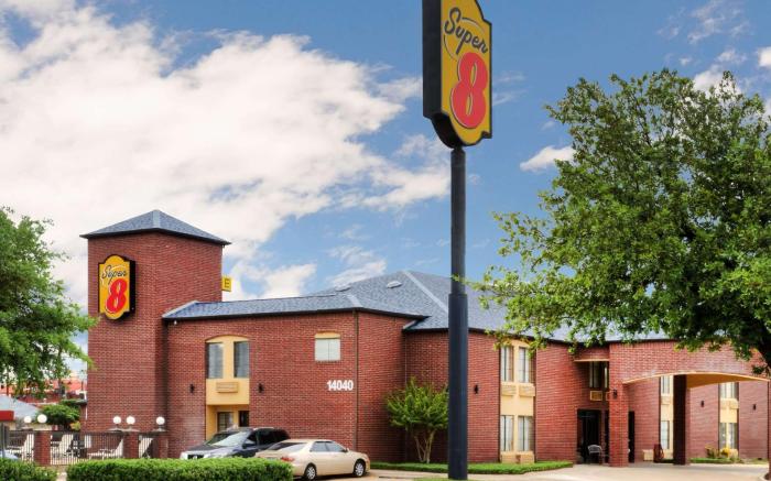 Super 8 By Wyndham Farmers Branch/North Dallas