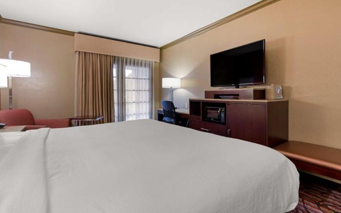 Best Western PLUS Brookside Inn