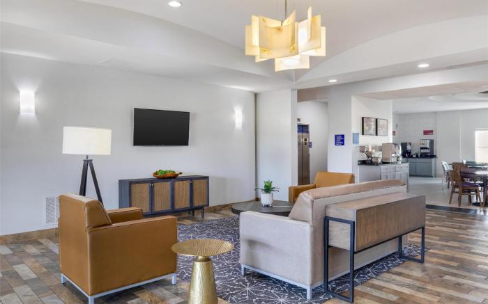 Best Western Plus Fort Worth Forest Hill Inn & Suites