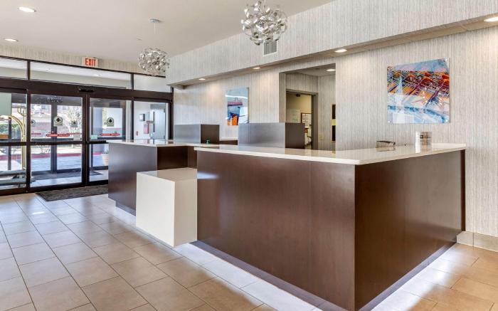 Best Western Plus Castlerock Inn and Suites