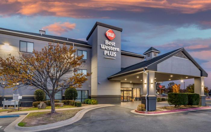 Best Western Plus Castlerock Inn and Suites