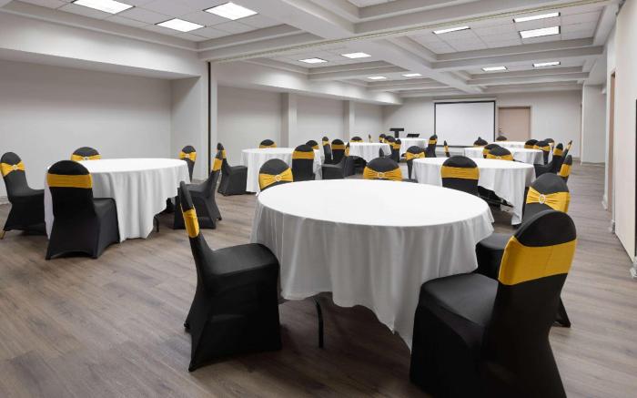 Days Inn & Suites by Wyndham Albany