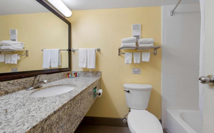 Best Western Louisville East Inn & Suites