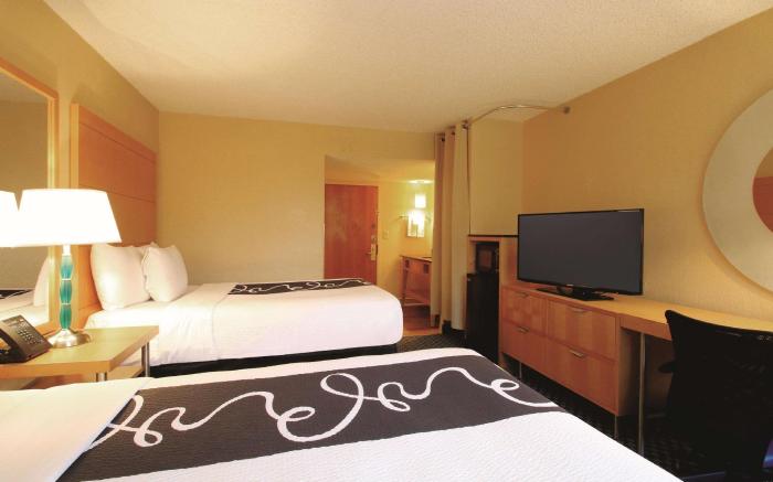La Quinta Inn & Suites by Wyndham Deerfield Beach I-95