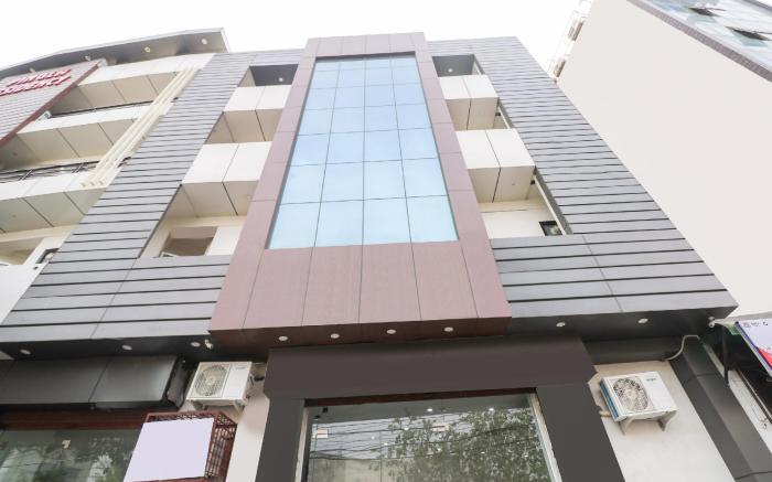 Collection O Mahavir Enclave Near Dashrath Puri Metro Station