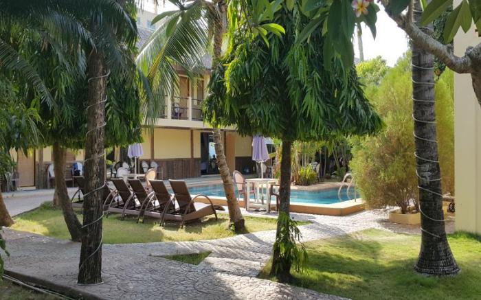 La Laguna Beach Club & Dive Center