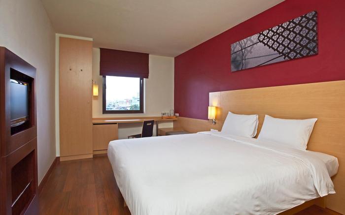 Ibis Bangkok Riverside