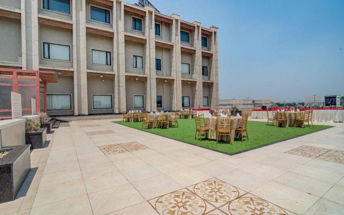 Hotel Home In (By Amrik Sukhdev)