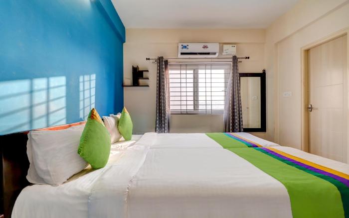 Treebo 12 Degrees West, 750 M From Embassy Golf Links Business Park