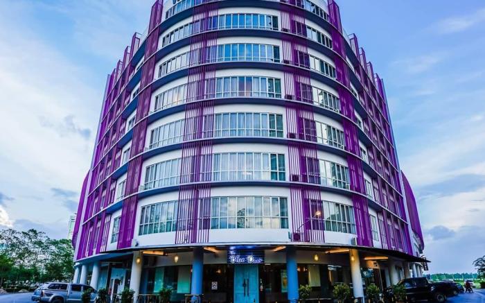 Win Hotel