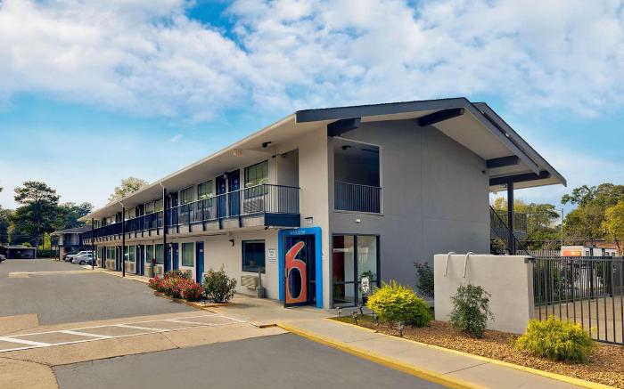 Motel 6 Columbus, GA