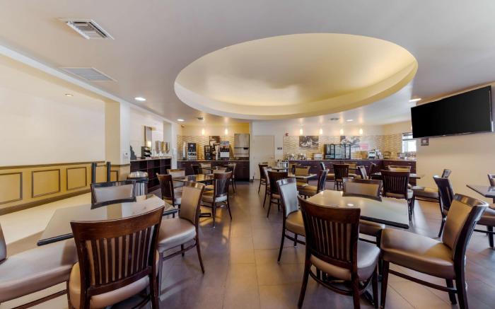 Best Western Plus Miami Airport North Hotel & Suites