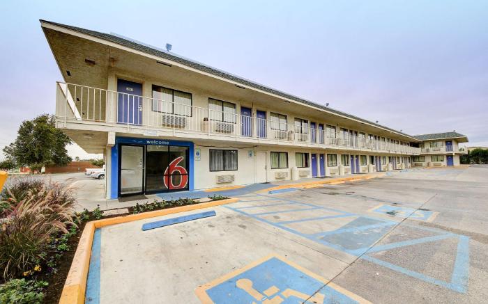 Motel 6 San Marcos, TX