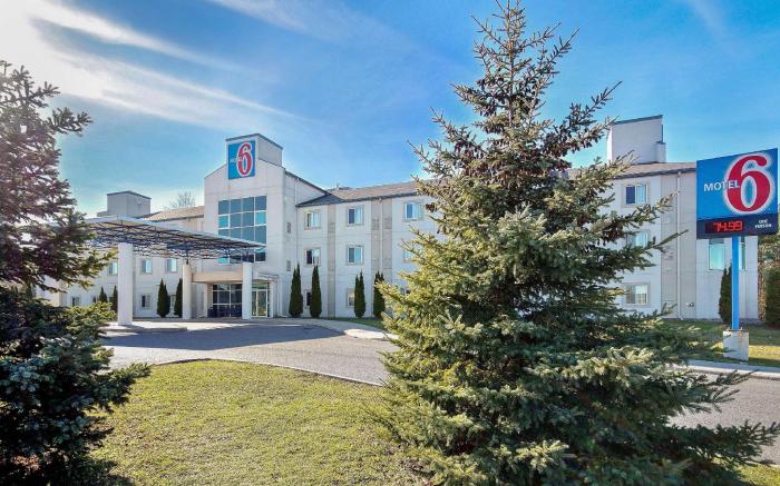 Motel 6 Peterborough, ON